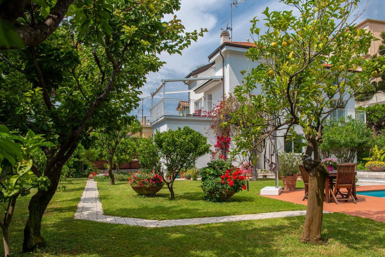 Magnificent Villa Санремо Экстерьер фото