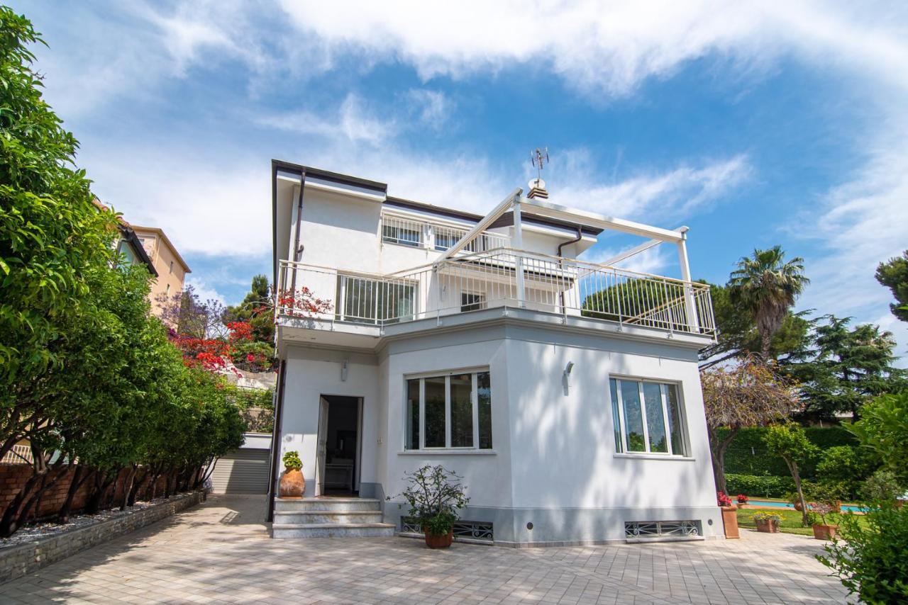 Magnificent Villa Санремо Экстерьер фото